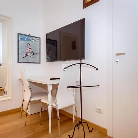 Lejlighed Porta Romana Comfy Studio